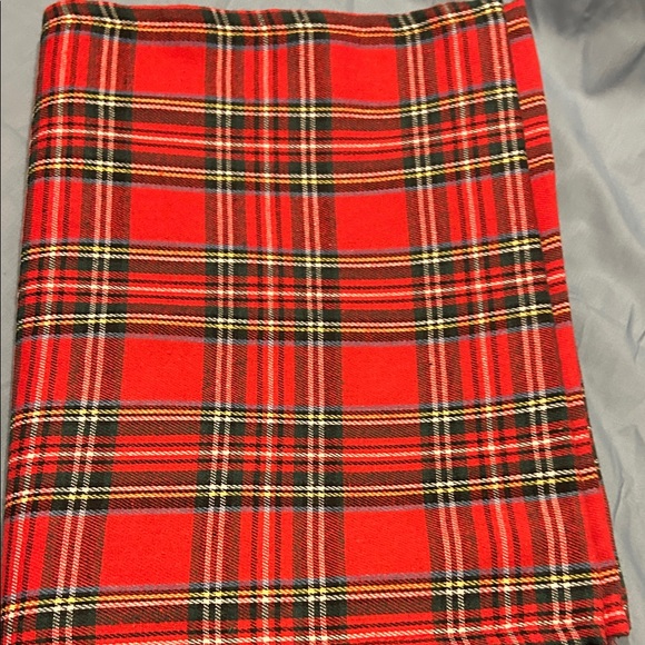 Red Plaid Table Runner & napkins - Picture 3 of 4